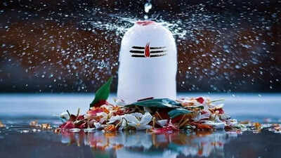 Why you should start your monday with Shiv Abhishek and how to do it right