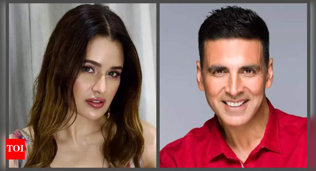 Akshay Kumar Pranks Yuvika Chaudhary on 'The Shaukeens' Set