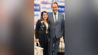 Chanda Patel becomes one of the first producers in India to meet Errol Musk in Delhi