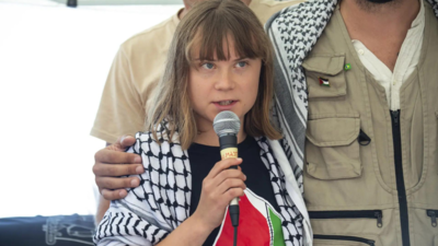  Greta Thunberg calls for focus on Israeli 'seige' and 'oppression'; says she's not the story