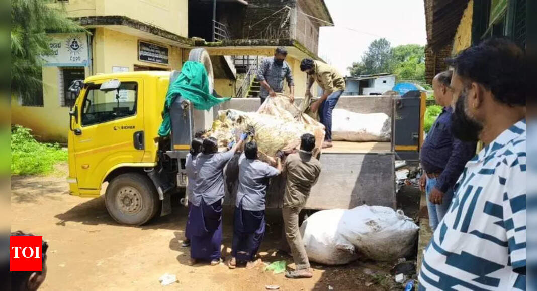 Ponnampet Town Disposes Accumulated Dry Waste