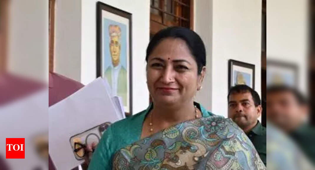 Delhi CM Rekha Gupta Receives Death Threat, Suspect Arrested