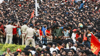 सीएसके फैन क्लब की 2024 चेतावनी आरसीबी आईपीएल 2025 समारोह में भगदड़ के बाद वायरल हो जाती है