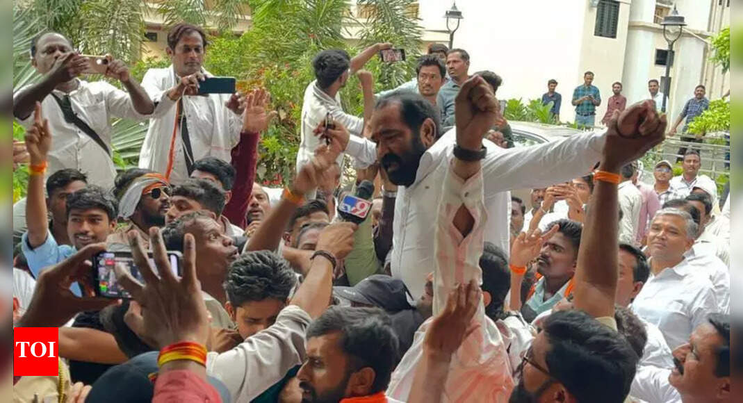 Maharashtra MLAs Clash at Meeting Over Dalit Fund Allocation