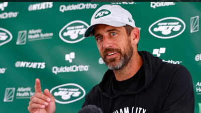 Aaron Rodgers leaves fans speechless with unexpected Steelers deal