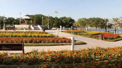  Dubai announces extended park timings