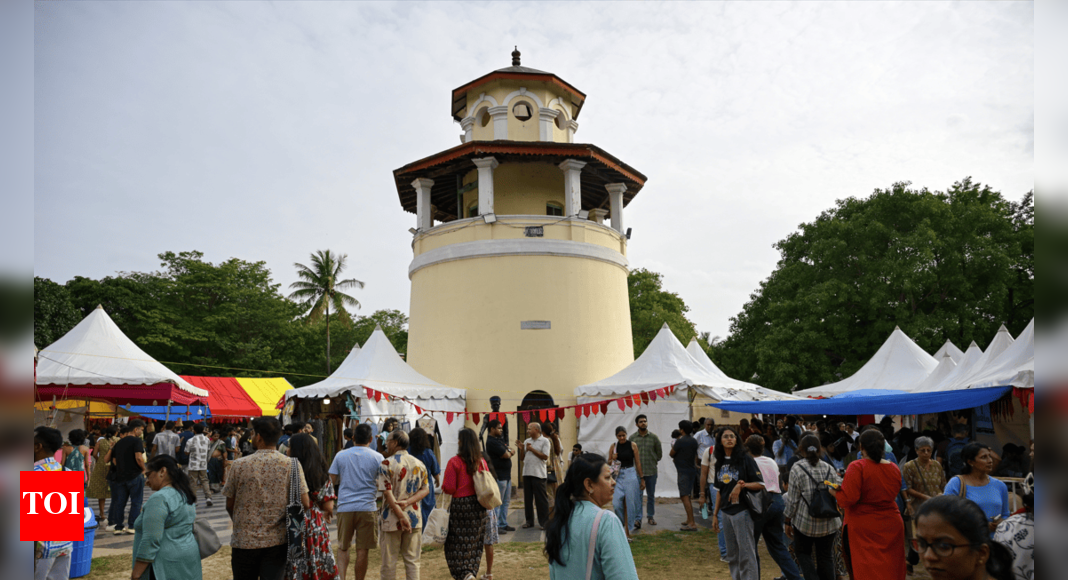 Bengaluru Freedom Park Hosts Vibrant Flea Market