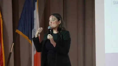 Trump vs Musk: Representative AOC takes humorous jab, says 'girls are fighting'