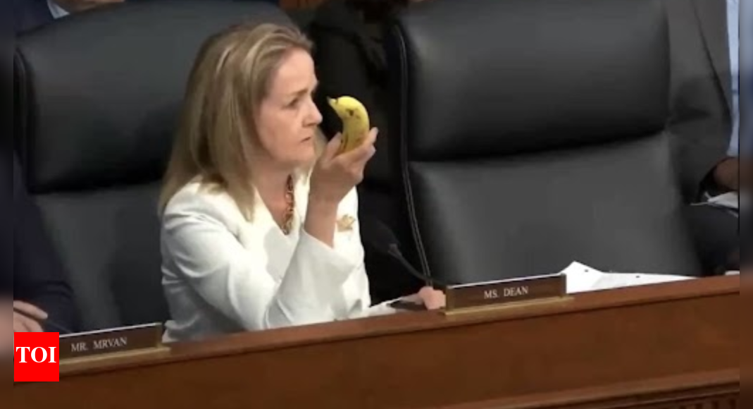 'Americans love bananas': Dean highlights consumer costs of Trump’s trade plan, uses banana in heated exchange