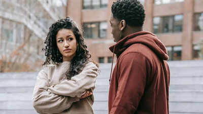 5 subtle signs someone is underestimating you and how to deal with it