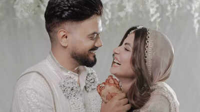 Hina Khan reveals hubby Rocky Jaiswal and she never proposed to each other; says ‘We hugged each other and realised it wasn’t a normal one’