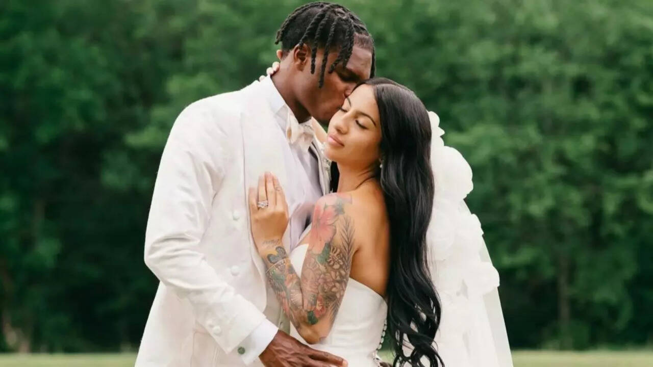 He's an idiot": Travis Hunter dragged over prenup rumors after after  marrying Leanna Lenee as divorce attorney offers free deals to NFL rookies  | NFL News - Times of India