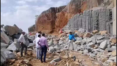 Labourer dies, 4 injured in granite quarry accident