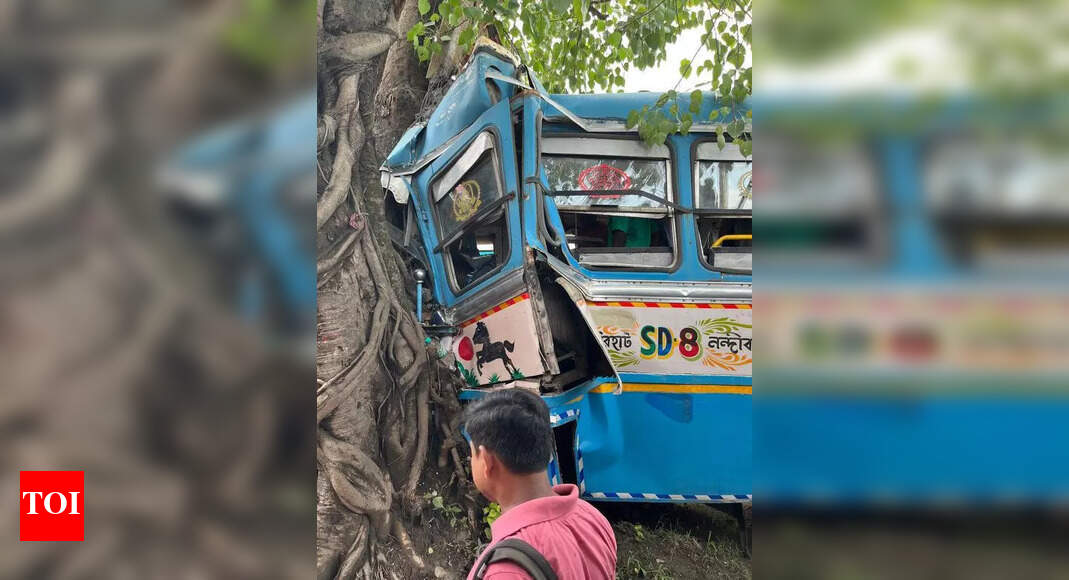 Bus Race in Kolkata Ends in Accident, 25 Injured