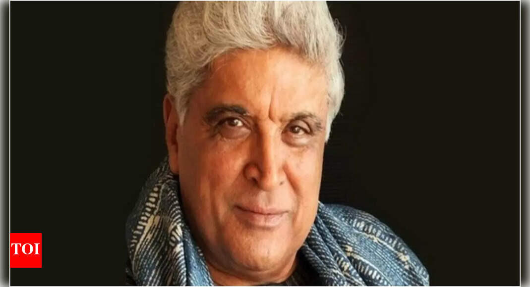 Javed Akhtar Honored with Dostoevsky Star Award