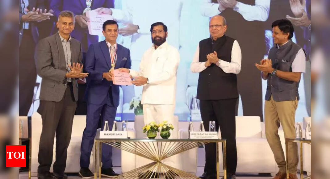 Poor Roads and Infrastructure Concerns Discussed at Pune Event