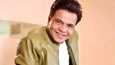 Watch: Rajpal Yadav touches Dharmendra's feet in a heartwarming video; Netizens react