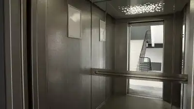 Why are mirrors fitted inside elevators? Find 5 unique reasons behind it