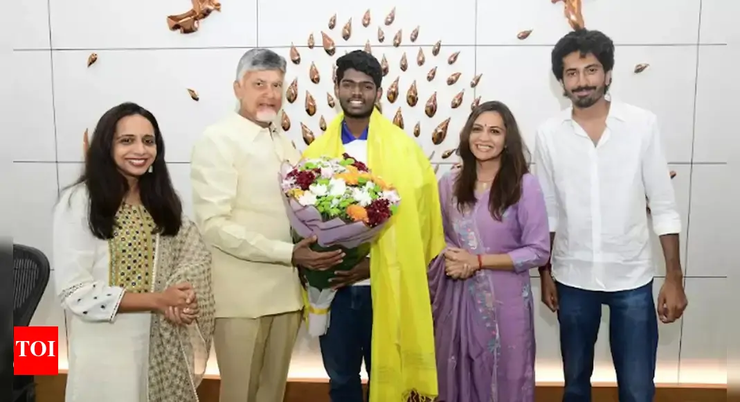 AIR 10 achiever Vadlamudi Lokesh honoured by AP CM for JEE Advanced success – Times of India