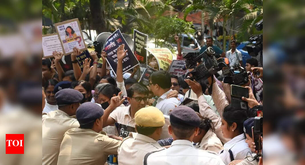 CBI trying to bury case under political, cash pressure: RG Kar victim’s parents