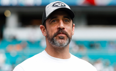 Is Aaron Rodgers married? Viral signing photo sparks speculation over ring