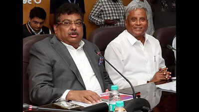 Somanna urges Karnataka govt to reconsider dropped railways projects