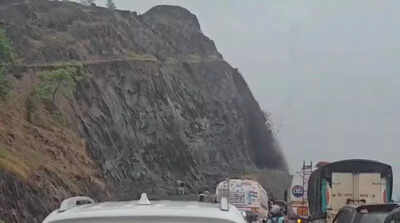 4 injured as boulders hit passenger van in Mandi