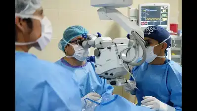 Overnight lenses that reshape cornea could slow down myopia progression