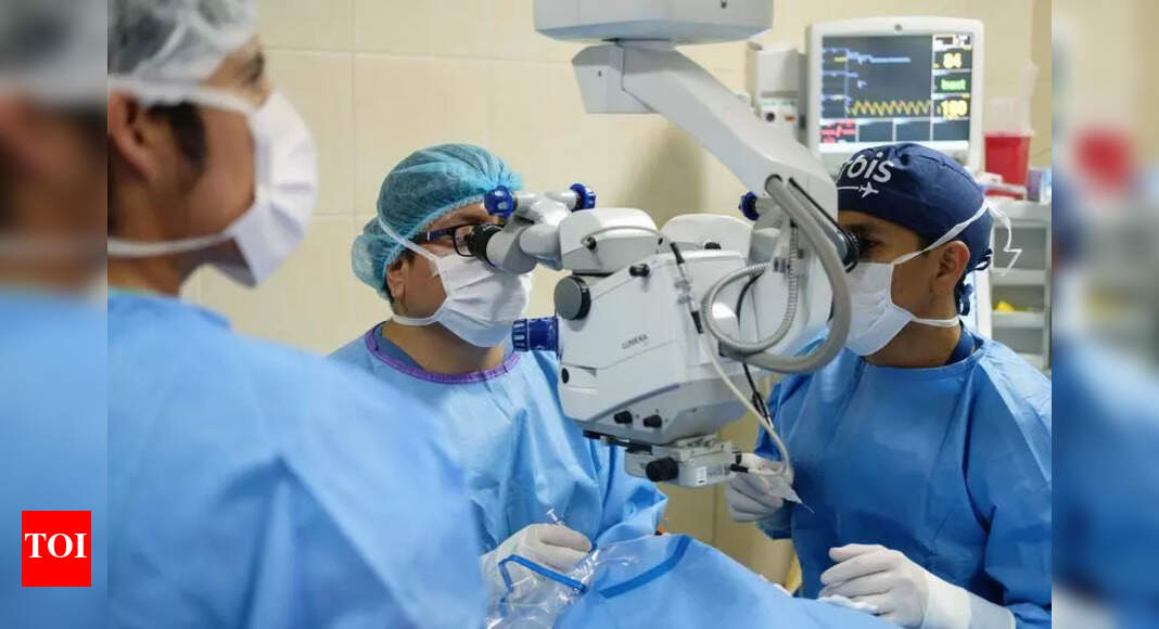 Overnight lenses that reshape cornea could slow down myopia progression ...