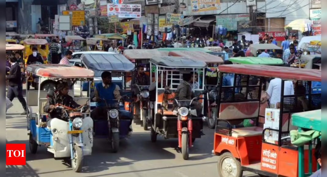 Delhi’s e-rickshaw crisis: Numbering over 1.2L, why they should be city ...