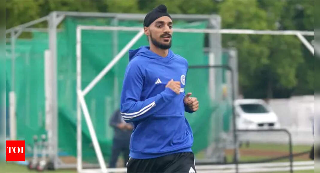 'Haath me red cherry': Arshdeep reveals training highlights as Team India begins Test prep