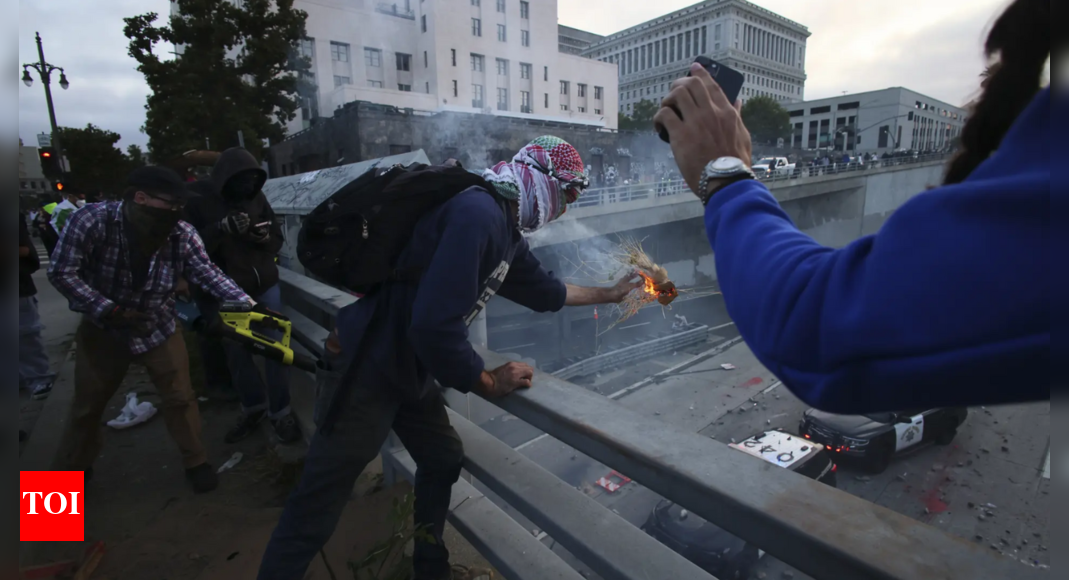 Los Angeles protests: NY photojournalist shot in forehead by police while covering anti-ICE protest - Video