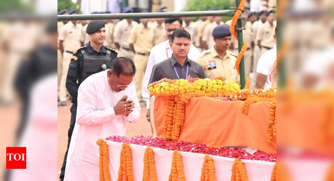 Chhattisgarh CM pays tribute to ASP Akash Rao Girepunje, vows to end ...