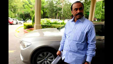 Telangana HC verdict today on pleas by Gali Janardhan Reddy & co for bail, stay on conviction in Obulapuram illegal mining case