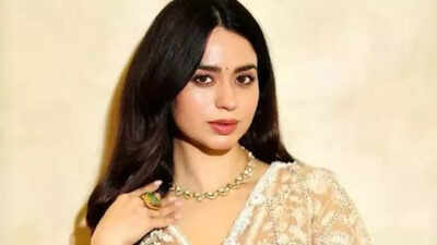 Soundarya Sharma says Akshay Kumar is a different person in front of the camera