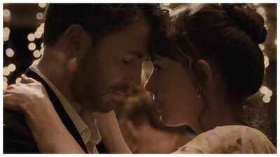  Dakota Johnson, Chirs Evans and Pedro Pascal's romantic film earns rave reviews; fans say it's 'achingly beautiful'
