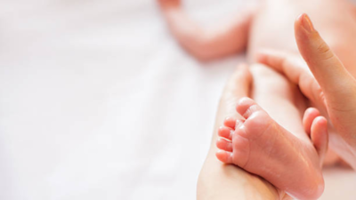 Measles strikes at birth: Six Canadian newborns infected from unvaccinated mothers