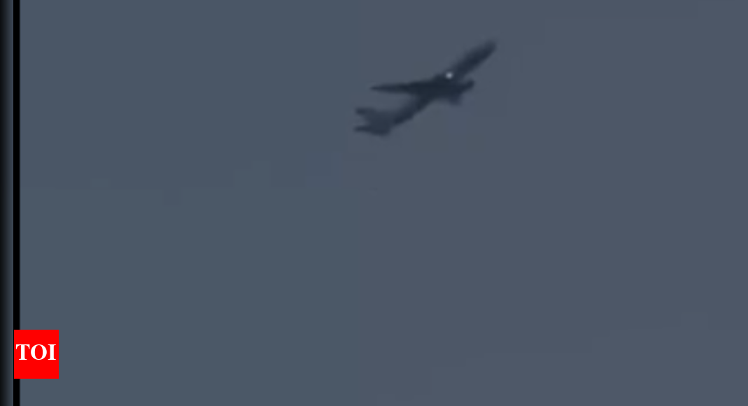 Close call: Civilian plane narrowly escapes Houthi missile intercepted mid-air - Video