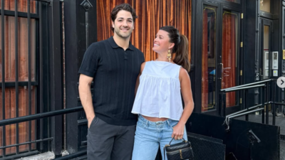  Rangers’ Josh Smith's wife Claire embraces pregnancy glow in sun-soaked picture