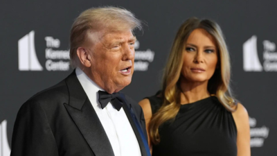  US president and first lady Melania Trump cheered, booed; watch video