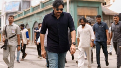 Pawan Kalyan returns to 'Ustaad Bhagat Singh' sets; Makers share powerful glimpse