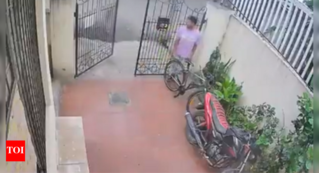 Bicycle stolen in broad daylight; CCTV footage captures bold thief; Bengaluru residents urged to stay vigilant