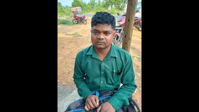 RI caught taking Rs 40k bribe
