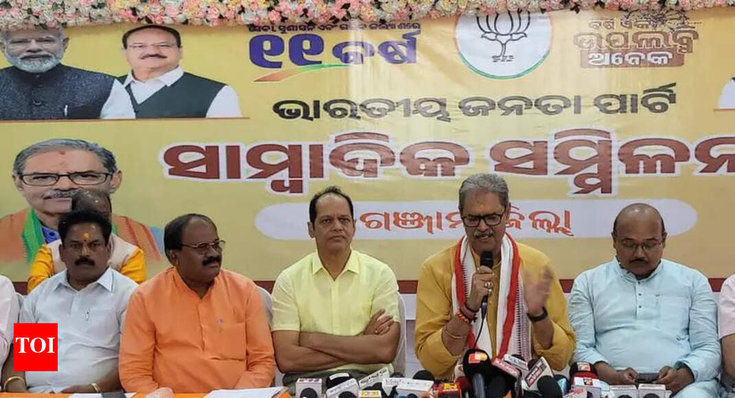 yalangoch ayol chokkaladi