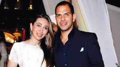 Karisma Kapoor Husband Death News: Karisma Kapoor's ex-husband and  industrialist Sunjay Kapur dies of heart attack at 53 while playing polo in  UK | - Times of India