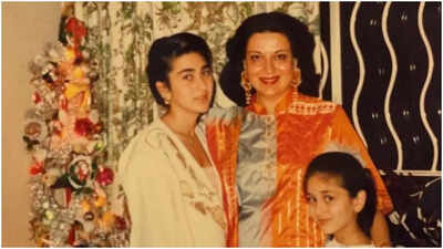  When Kareena Kapoor Khan shared THIS epic throwback ft. her sister Karisma Kapoor and mother Babita Kapoor - Pic