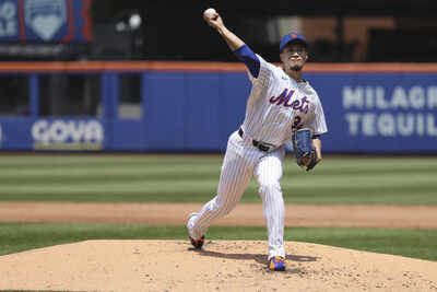 Kodai Senga exits early with hamstring strain, Mets manager says Pete Alonso not responsible