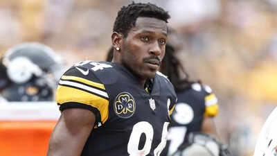 Ex-NFL star Antonio Brown faces attempted murder charge in Miami after alleged involvement in boxing event shooting