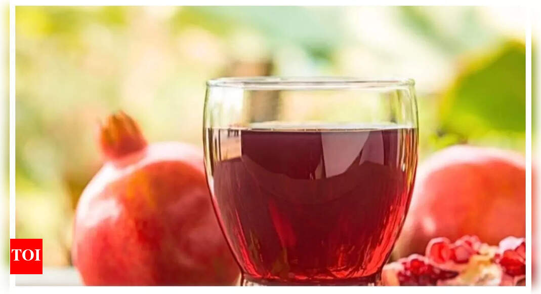 Drinking just one cup of Pomegranate juice everyday can prevent heart blockage – Times of India