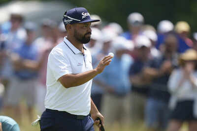  JJ Spaun seizes early lead as Scottie Scheffler, Rory McIlroy struggle